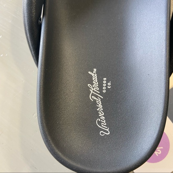 Universal Thread Women's 6.5  Jewel Padded Sandals - Black - Picture 4 of 6